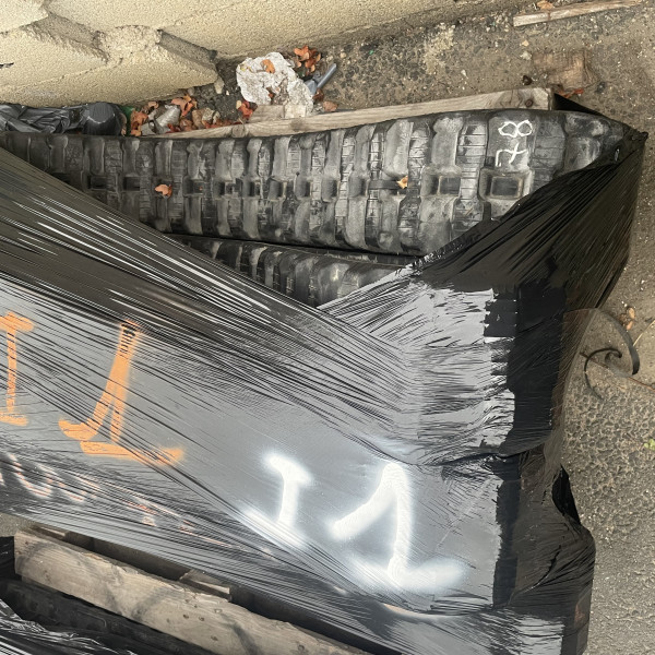     Rubber track CAMSO 180x72x42 XHD180 STJR
