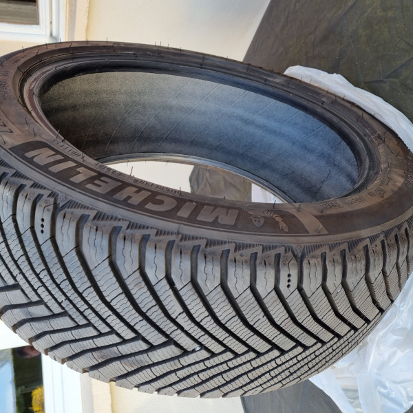 
            225/45R17 Michelin XALPIN7
    

                        94
        
                    V
        
    
    Samochód osobowy

