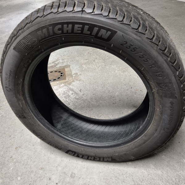 
            235/55R19 Michelin Pilot Alpin
    

                        0
        
        
    
    4x4 SUV


