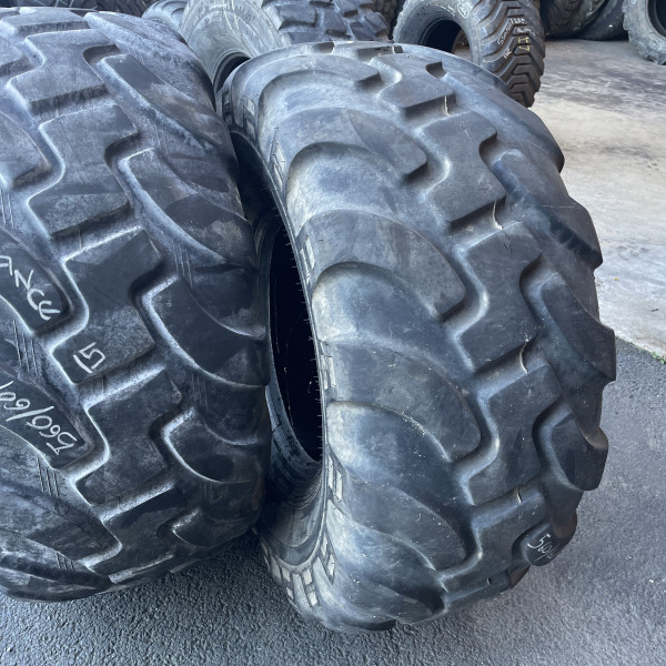 
            560/60R22.5 Alliance À 380 OCC
    

            
        
    
    Ведущее колесо

