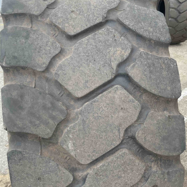 
            23.5/R25 Goodyear RT-3B
    

                        xx
        
        
    
    エア入り

