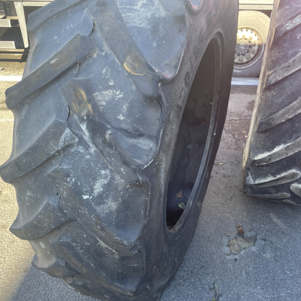 
            420/85R34 Mitas AC85 OCC
    

            
        
    
    Roda motriz

