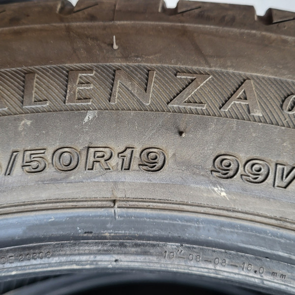 
            235/50R19 Bridgestone Alenza 001
    

                        99
        
                    V
        
    
    4x4 SUV

