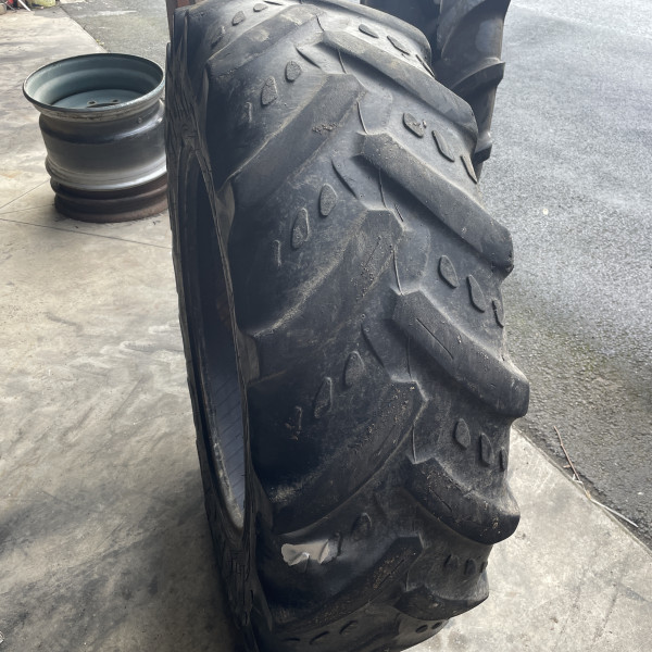 
            340/85R28 Kleber TRAKER OCC
    

            
        
    
    Aangedreven wiel

