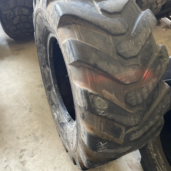 
            16/70-20 Russe IND8 OCC
    

            
                    16PR
        
    
    Nadmuchiwany

