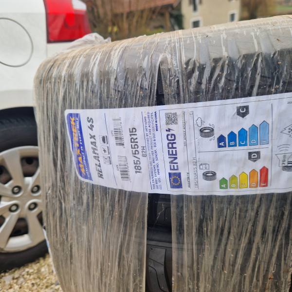 
            185/55R15 Divers 
    

                        82
        
                    H
        
    
    Personenauto

