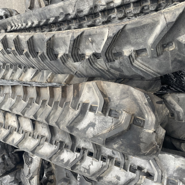     Chenille en caoutchouc CAMSO 200x72x42 SD200 ZBP
