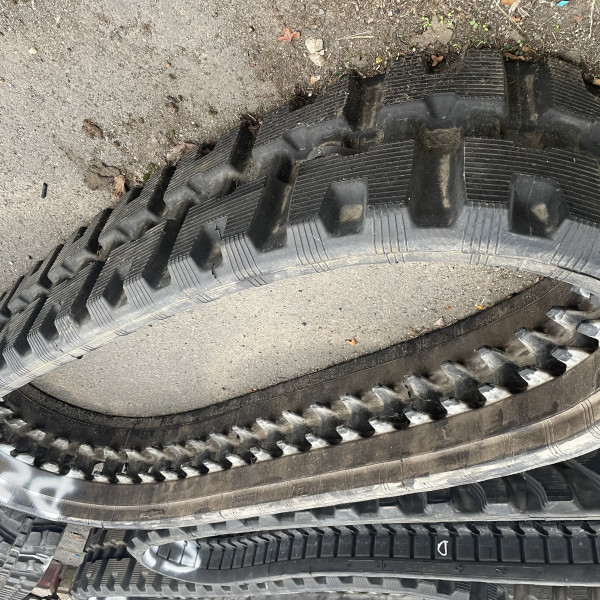     Chenille en caoutchouc CAMSO 320x86x45 HXD320 HHBE
