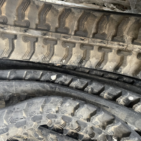     Chenille en caoutchouc CAMSO 180x60x35 SD180 SAF
