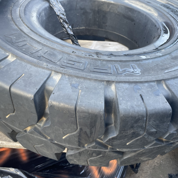 
            8.25/-15 Solideal MAGNUM. RIM 6.50-15
    

            
        
    
    Solid

