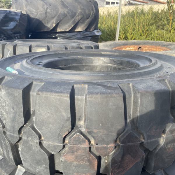 
            300/-15 Solideal ECOMATIC RIM  8.00-15
    

            
        
    
    Solid

