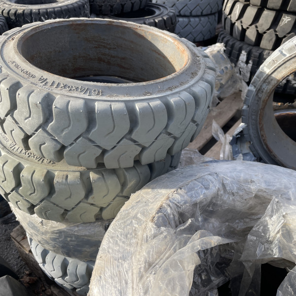 
            16.1/4.5-11,25 Solideal MAGNUM BANDAGE FRÉTTÉ
    

            
        
    
    Solid

