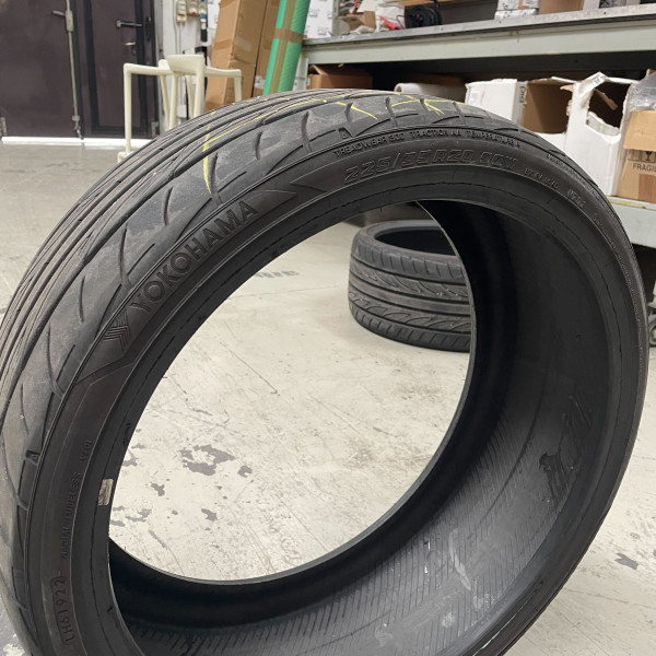 
            225/30R20 Yokohama Advan Fleva V701
    

                        90
        
                    W
        
    
    Pkw

