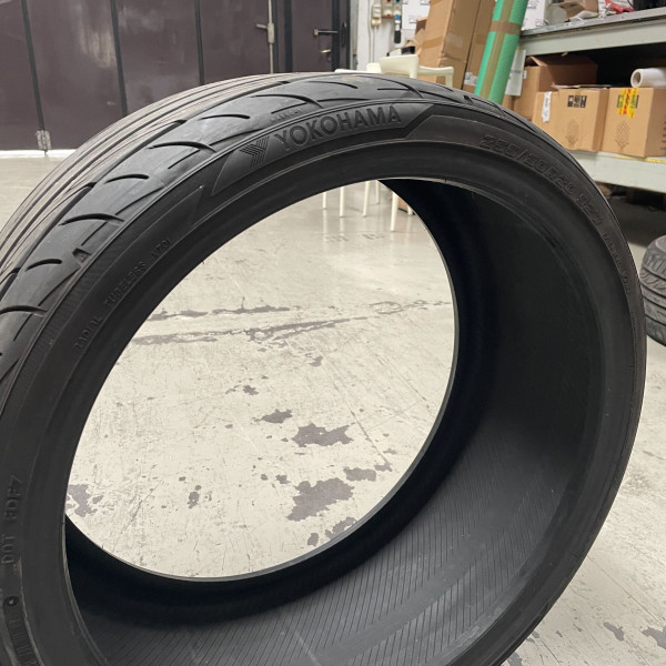 
            255/30R20 Yokohama Advan Fleva V701
    

                        92
        
                    W
        
    
    Pkw

