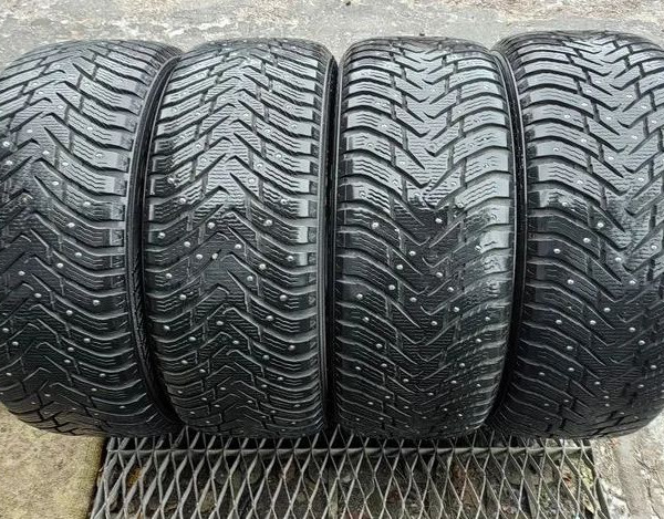 
            265/50-20 Nokian Hakkapelliitta
    

                        111
        
                    T
        
    
    Personenauto

