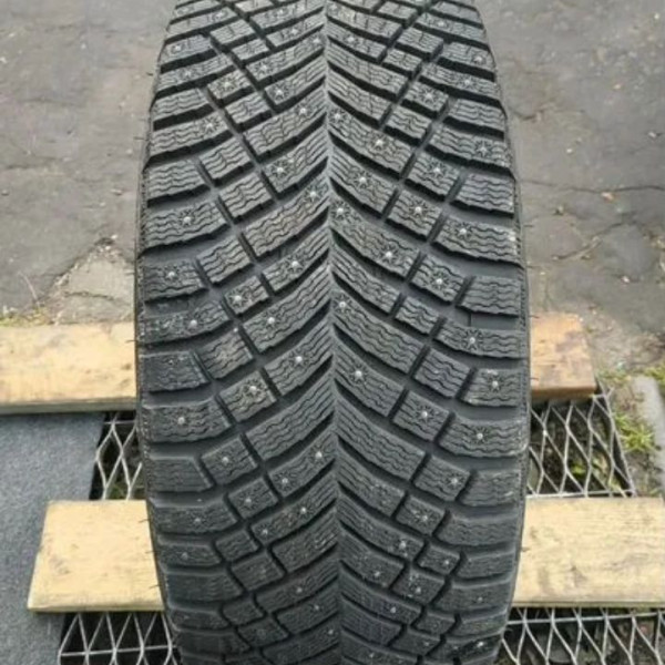 
            255/40-22 Michelin X-Ice North 4 SUV
    

                        103
        
                    T
        
    
    Personenauto

