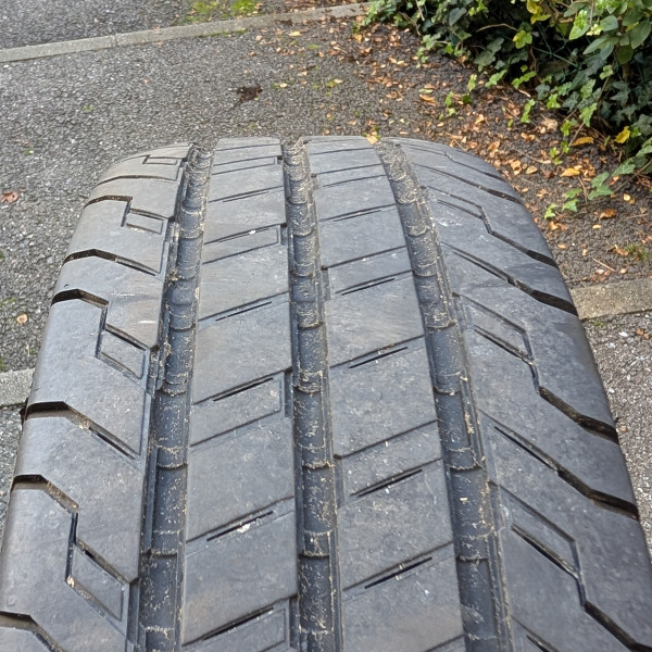 
            225/75R16 Continental 
    

                        121
        
                    R
        
    
    Фургон — Коммерческий транспорт

