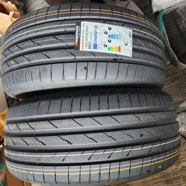 
            255/45R19 Hankook Ventus evo
    

                        100
        
                    V
        
    
    4x4 SUV

