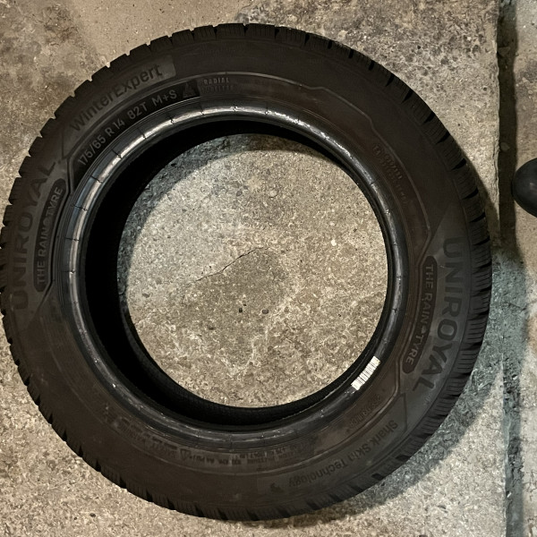 
            175/65R14 Uniroyal Winter Expert
    

                        82
        
                    T
        
    
    Personenauto

