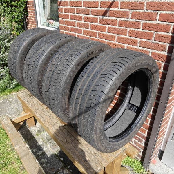 
            255/45R20 Continental PremiumContact 6 (met ContiSilent)
    

                        105
        
                    H
        
    
    Personenauto

