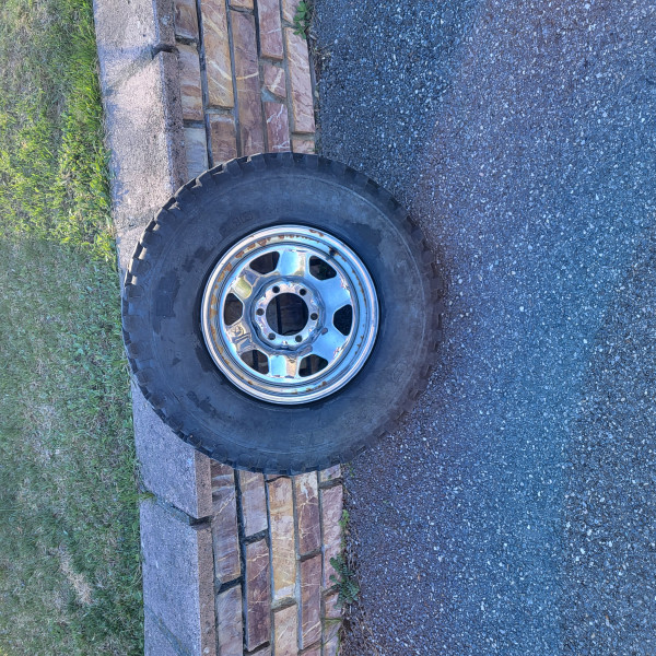 
            235/85R16 Divers 
    

                        91
        
                    H
        
    
    Car wheel

