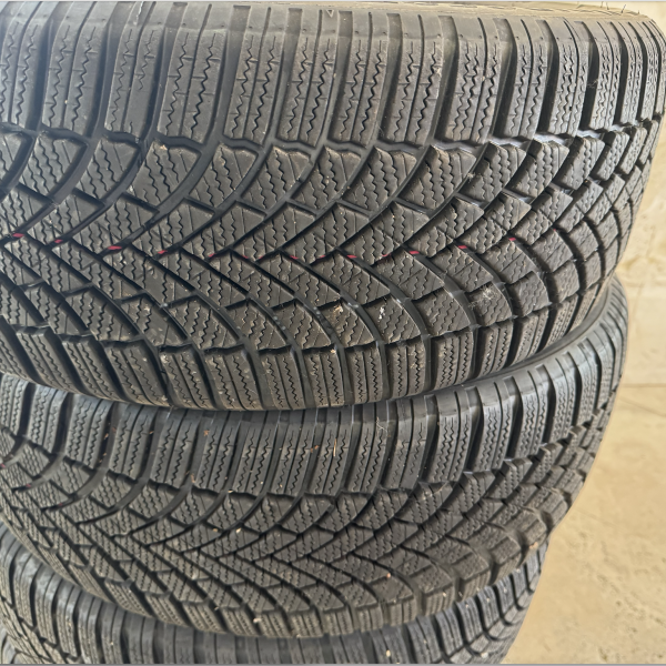 
            225/50R18 Bridgestone Blizzak LM005
    

                        102
        
                    H
        
    
    4x4 SUV

