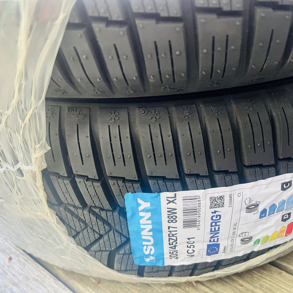 
            205/45R17 Divers Sunny
    

                        88
        
                    W
        
    
    乘用车

