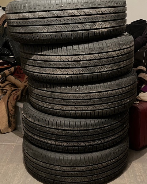 
            255/60R20 Pirelli Scorpion All Seasons
    

                        113
        
                    V
        
    
    4x4 SUV

