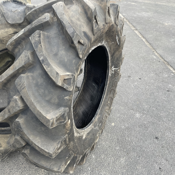 
            14.9/-24 Ascenso TDB 120 OCC
    

            
                    8PR
        
    
    Ведущее колесо

