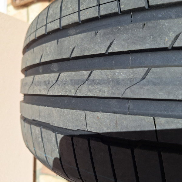 
            235/55R19 Hankook Ventus S1 Evo3
    

                        101
        
                    T
        
    
    Personenauto

