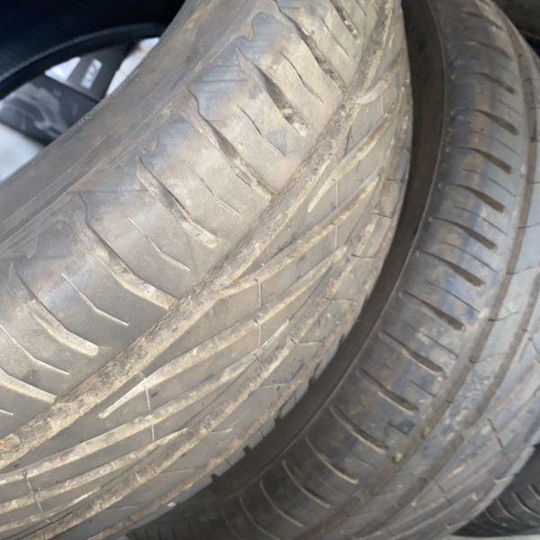 
            235/55R18 Uniroyal 
    

                        100
        
                    V
        
    
    टूरिज़्म कार

