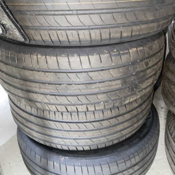 
            205/60R16 Nexen 
    

                        96
        
                    H
        
    
    वैन - उपयोगिता वाहन

