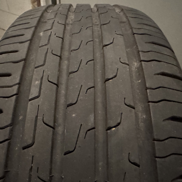 
            215/55R17 Continental EcoContact 6
    

                        94
        
                    V
        
    
    टूरिज़्म कार


