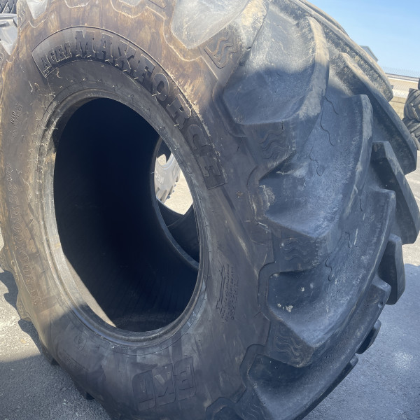 
            900/60R38 Bkt AGRI MAXFORCE OCC AR
    

            
        
    
    Roue motrice

