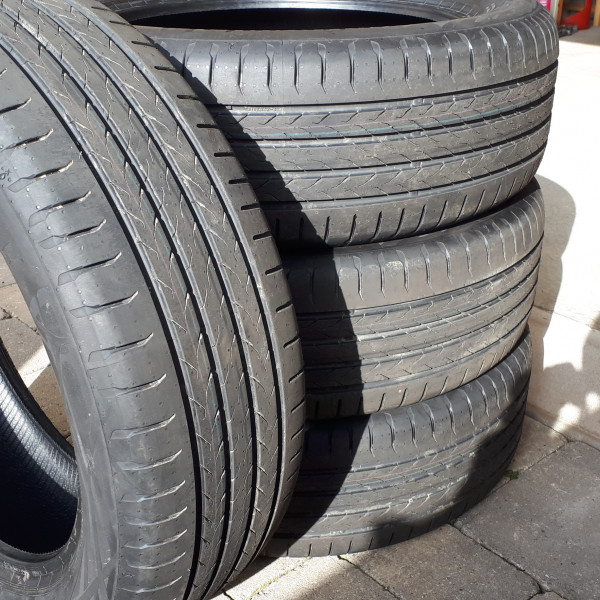 
            215/55R18 Continental ECO CONTACT 6Q
    

                        95
        
                    H
        
    
    乗用車

