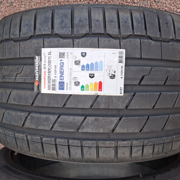 
            305/30R19 Hankook 
    

                        91
        
                    Y
        
    
    Personenauto

