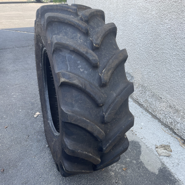 
            380/70R24 Firestone PERFORMER 70 OCC AR
    

            
        
    
    Aangedreven wiel

