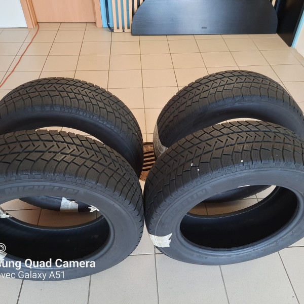 
            235/60R18 Michelin 
    

                        107
        
                    H
        
    
    乗用車

