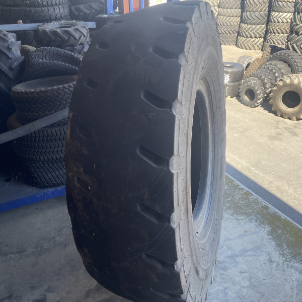 
            1400/R24 Bridgestone VCHSZ OCC
    

                        xxx
        
        
    
    Luchtband

