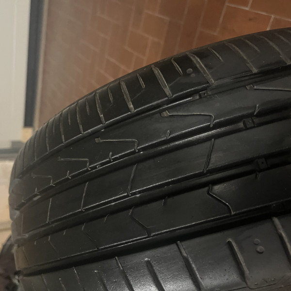 
            215/50R18 Goodyear Efficient grip performance 2
    

                        92
        
                    V
        
    
    Passenger car

