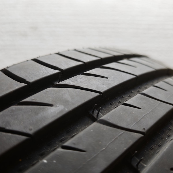 
            215/60R17 Divers 
    

                        0
        
        
    
    4x4 SUV

