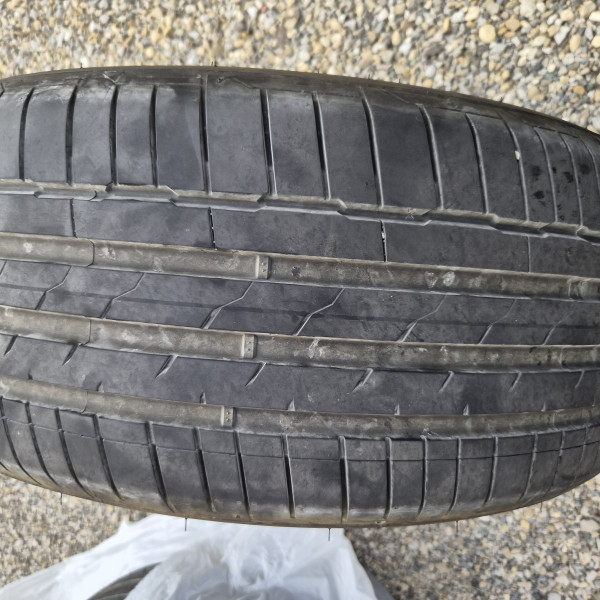 
            255/50R19 Hankook Ventus S1 evo 3 EV
    

                        103
        
                    T
        
    
    Personenauto

