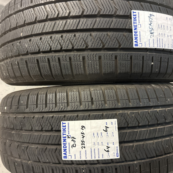 
            225/45R19 Vredestein Quatrac
    

                        99
        
                    W
        
    
    Passenger car

