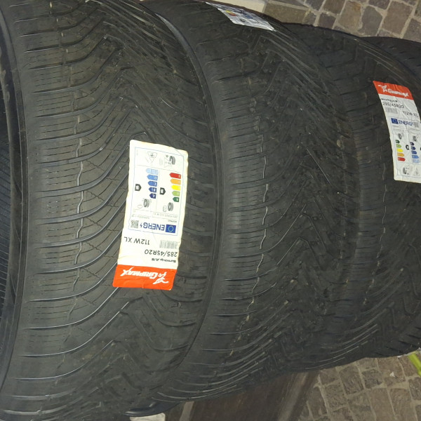 
            285/45R20 Divers Gripmax
    

                        0
        
                    W
        
    
    4x4 SUV

