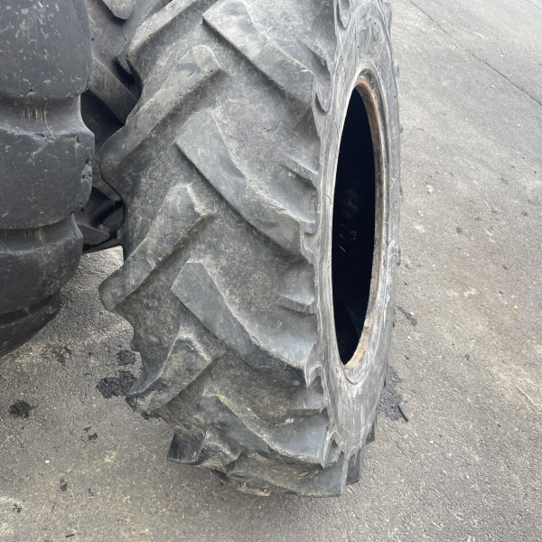 
            13.6/R24 KORMORAN EKO PRO OCC AR mal usé
    

            
        
    
    駆動輪

