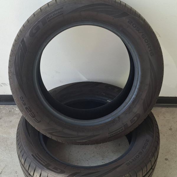 
            205/60R16 Divers 
    

                        92
        
                    H
        
    
    


