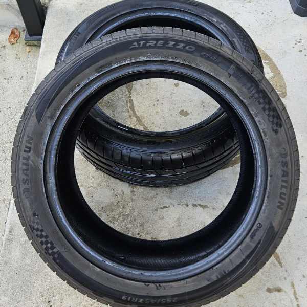 
            255/45R19 Sailum Sailun Atrezzo ZSR2 XL
    

                        104
        
                    Y
        
    
    Personenauto

