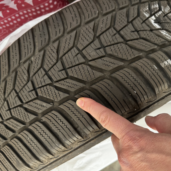 
            235/55R19 Hankook Winter i*cept evo3 X (W330A)
    

                        105
        
                    V
        
    
    4x4 SUV

