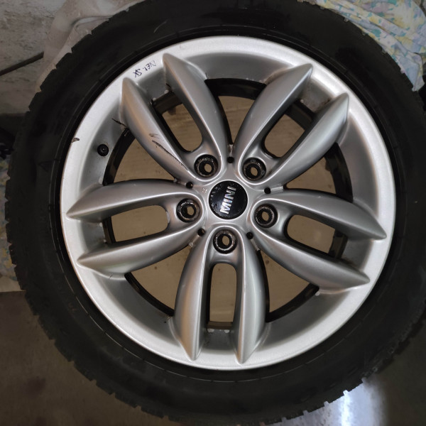 
            205/55R17 Pirelli Sottozero
    

                        91
        
                    H
        
    
    Колесо автомобиля


