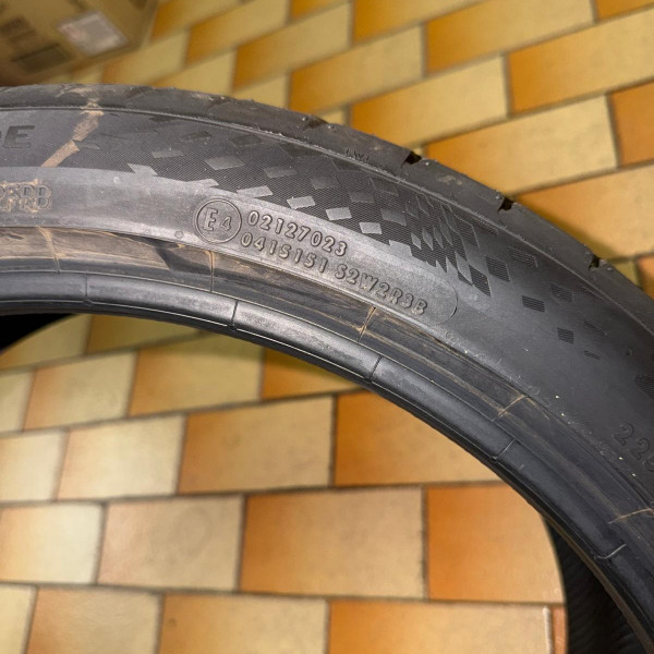 
            225/40R19 Continental 
    

                        93
        
                    Y
        
    
    

